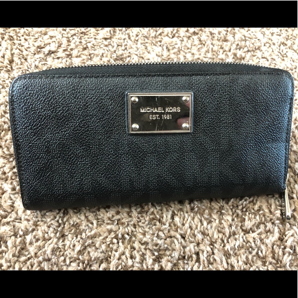 Black Michael Kors Wallet